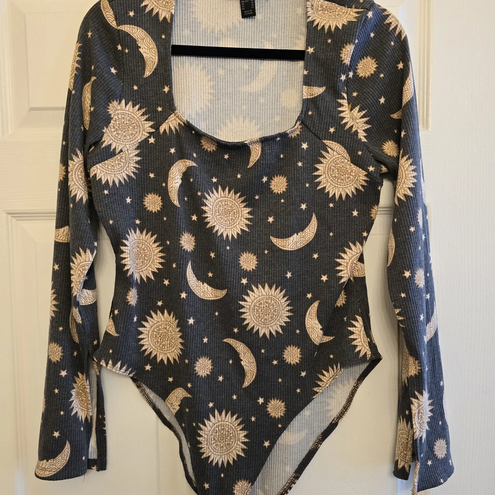 FOREVER 21 Celestial Witchy Whimsigoth Bodysuit - Size 1X - Picture 5 of 9